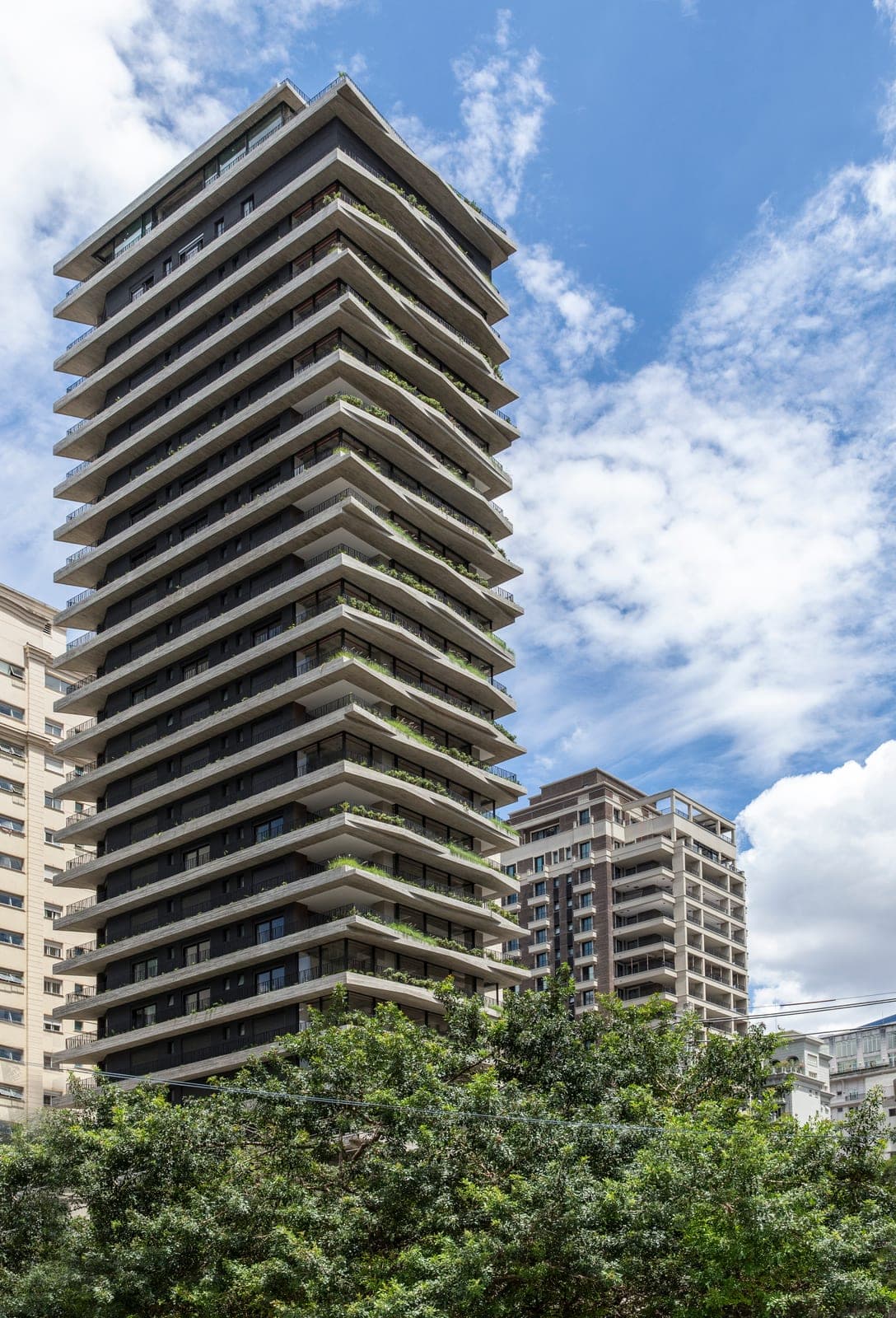 Leopoldo 1201, torre, vista de baixo